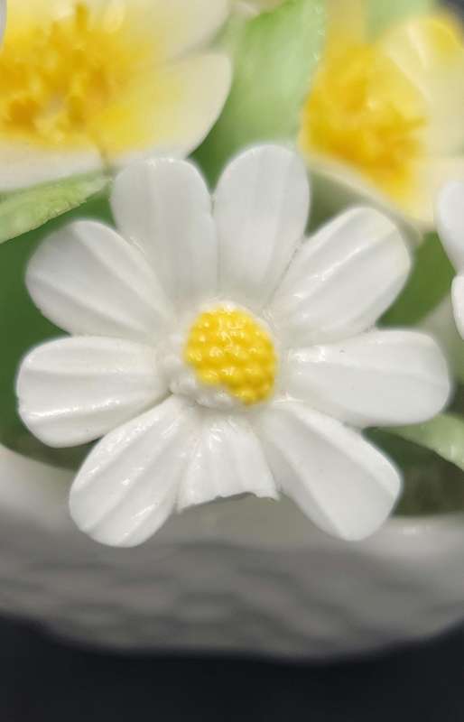 Vintage Royal Doulton Porcelain Floral Yellow & White Daisy Basket
