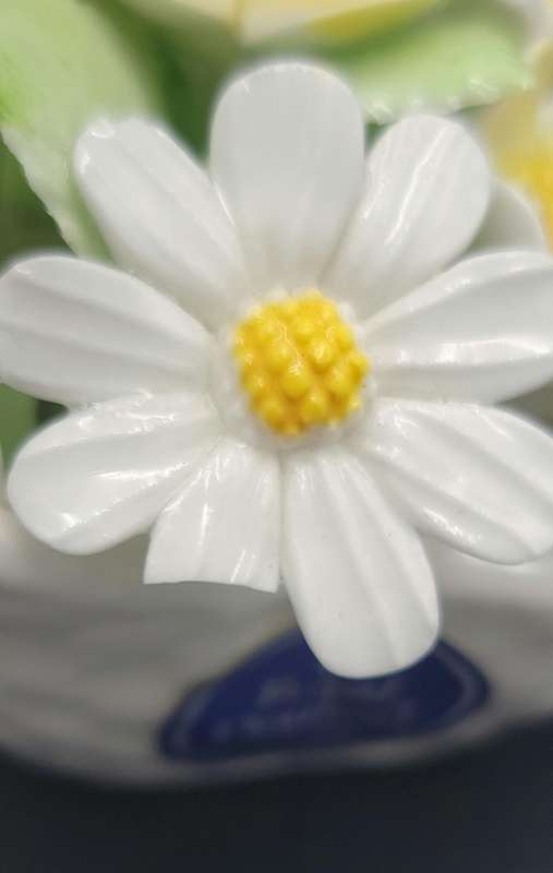 Vintage Royal Doulton Porcelain Floral Yellow & White Daisy Basket