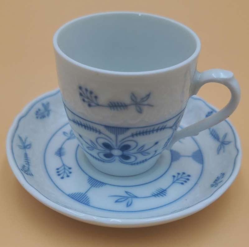 Vintage Bavaria Shumann Cobalt Blue & White Demi-Tasse Cups & Saucers x 4