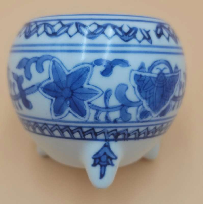 Replica of an Early Ming Dynasty Incense Burner Pot - Great Condition
