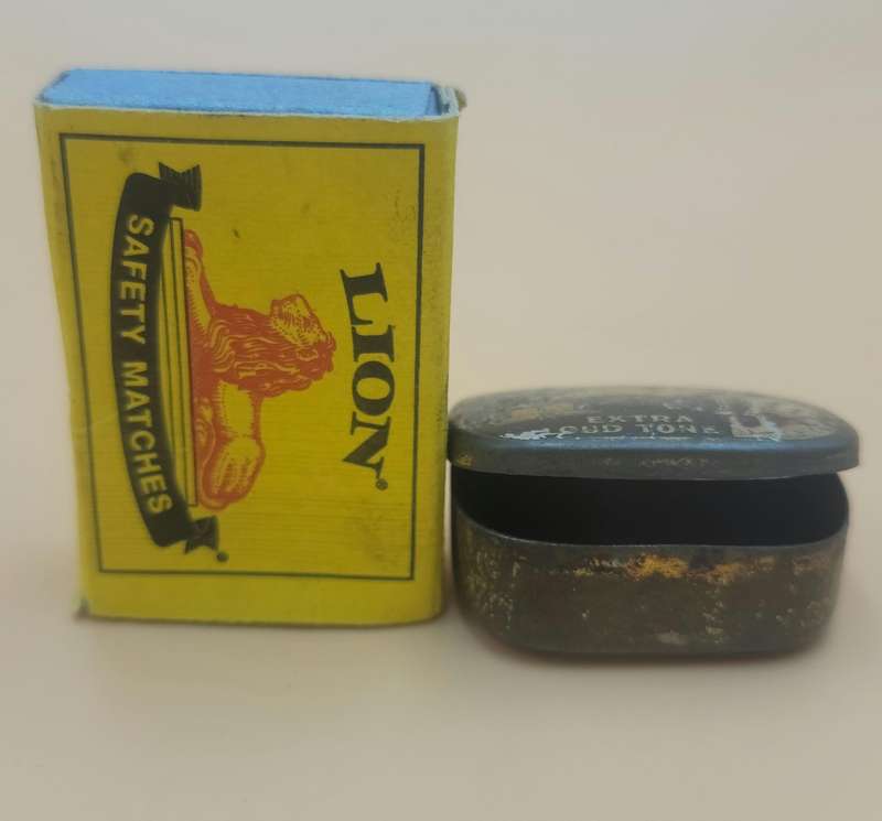 Antique Tin Needle Case "His Master's Voice" - Storage for gramophone needles & Collectable