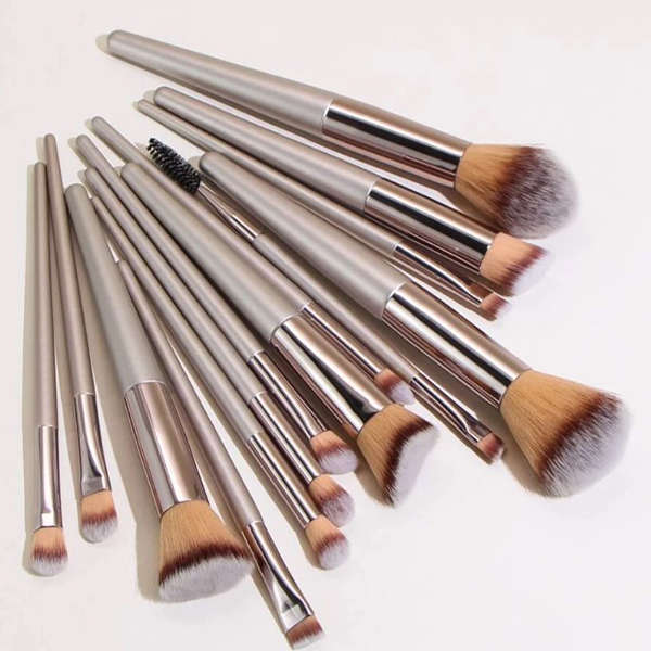 14 Piece Makeup Brushes with Make-Up Sponge - Make up Brush Beauty Set