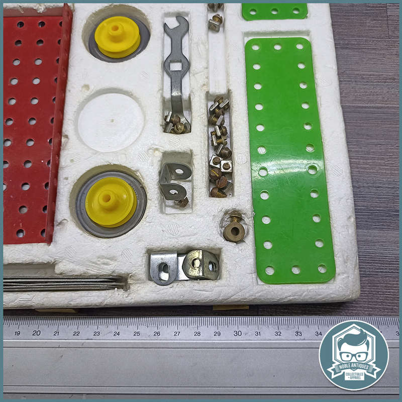 Vintage Maakeets (Meccano style) Metal Construction Set, Original box- made in SA!!!
