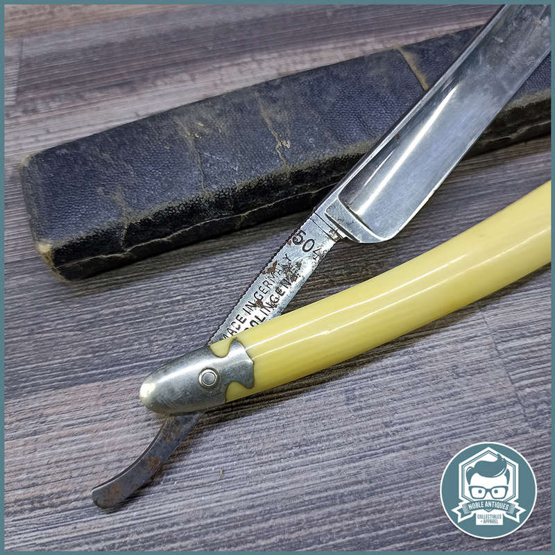 Vintage Boxed Bismarck Straight Razor!!!