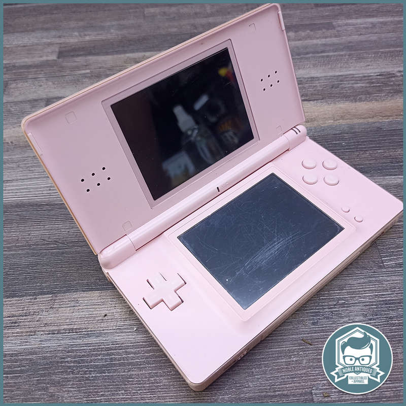 Nintendo DS Lite, Not tested, No Charger, Includes Carry Case!!!