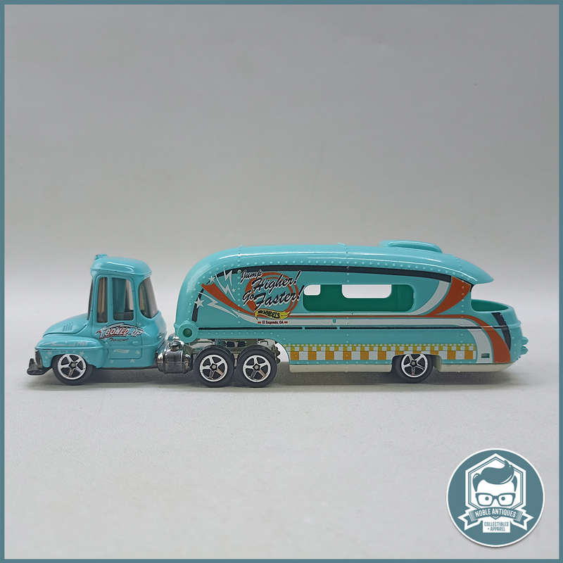 Die Cast Metal Hotwheels Tooned Up Transport - Detachable Trailer and car!!