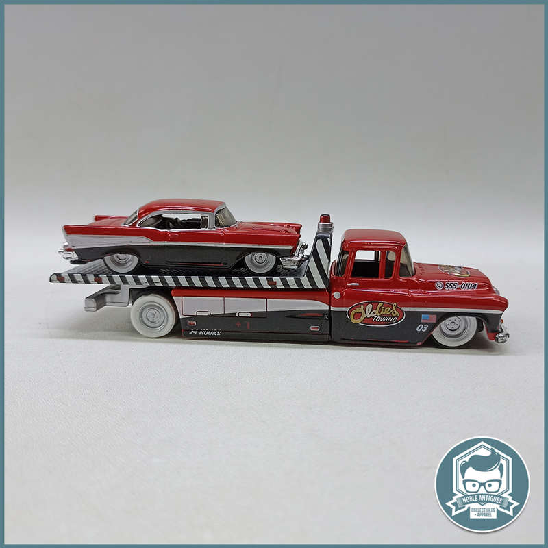 Maisto Hauler - 1957 Chevy Oldies Towing Red & Black!!