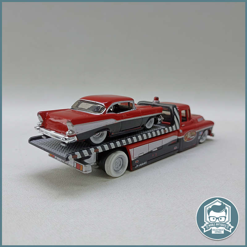 Maisto Hauler - 1957 Chevy Oldies Towing Red & Black!!
