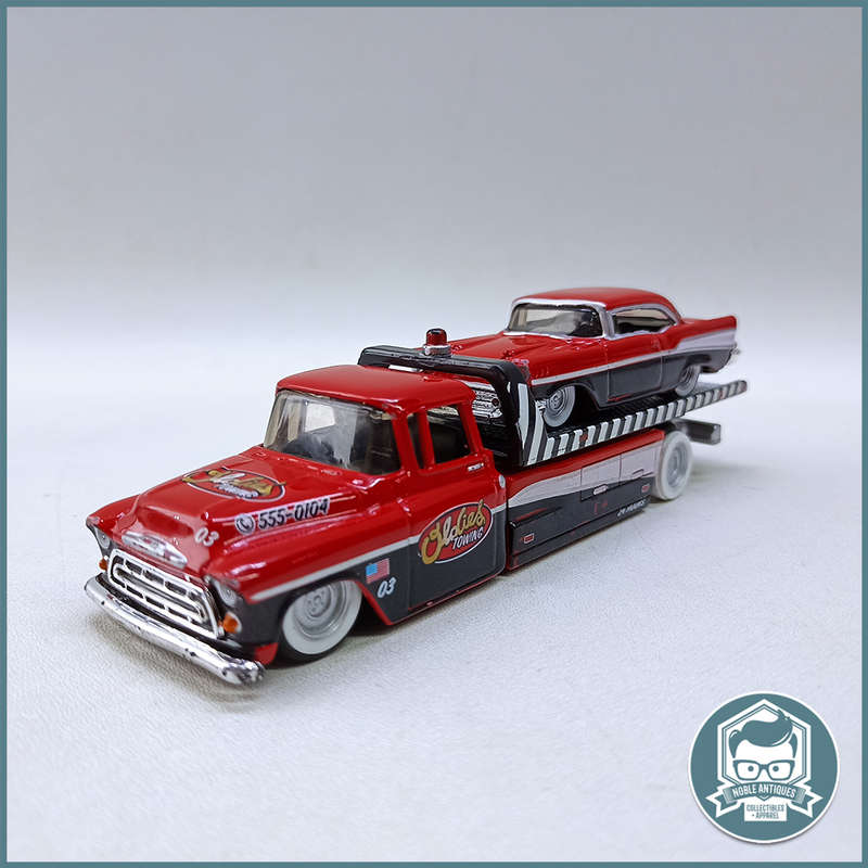 Maisto Hauler - 1957 Chevy Oldies Towing Red & Black!!