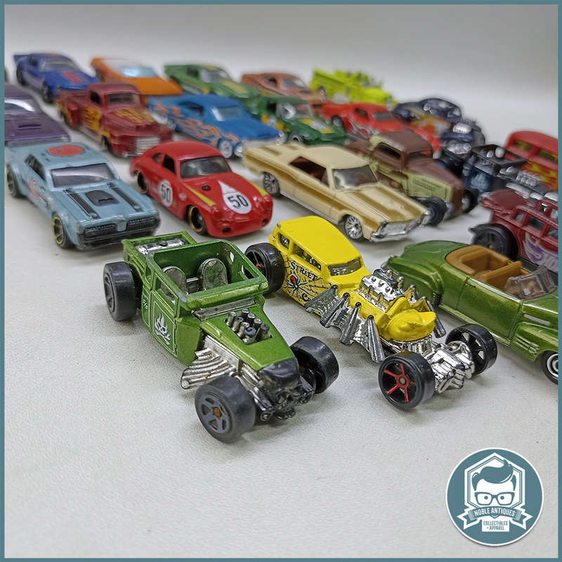 Large Die Cast Metal Hotwheels/Matchbox Classics Collection - Bid For All!!