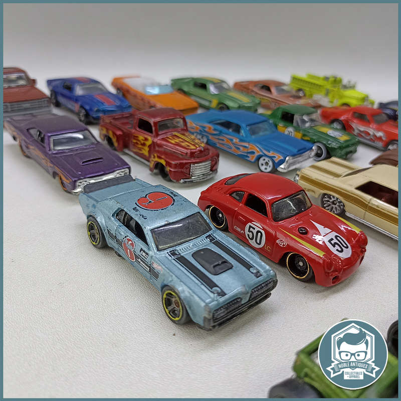 Large Die Cast Metal Hotwheels/Matchbox Classics Collection - Bid For All!!