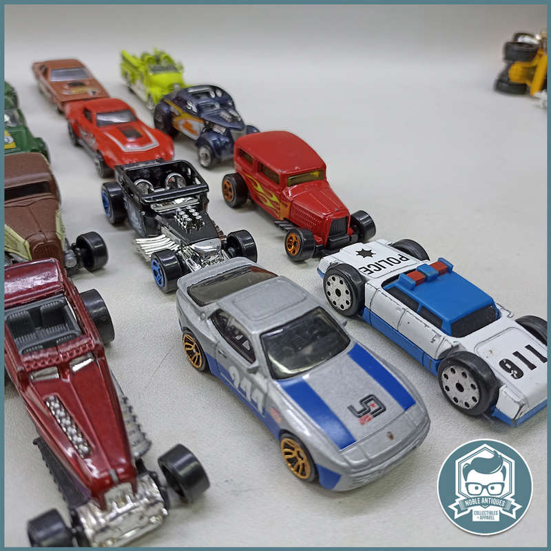 Large Die Cast Metal Hotwheels/Matchbox Classics Collection - Bid For All!!