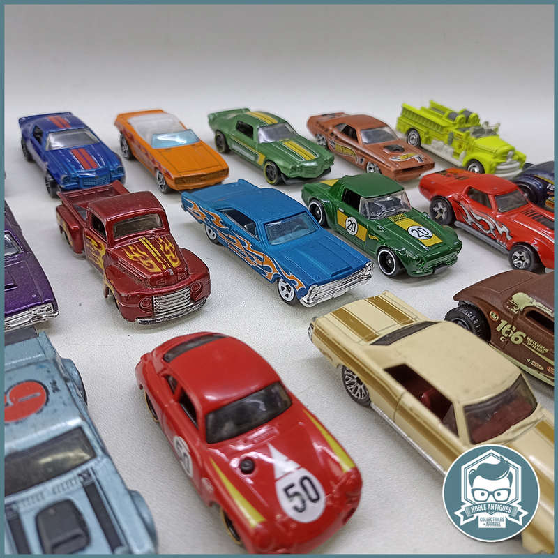 Large Die Cast Metal Hotwheels/Matchbox Classics Collection - Bid For All!!