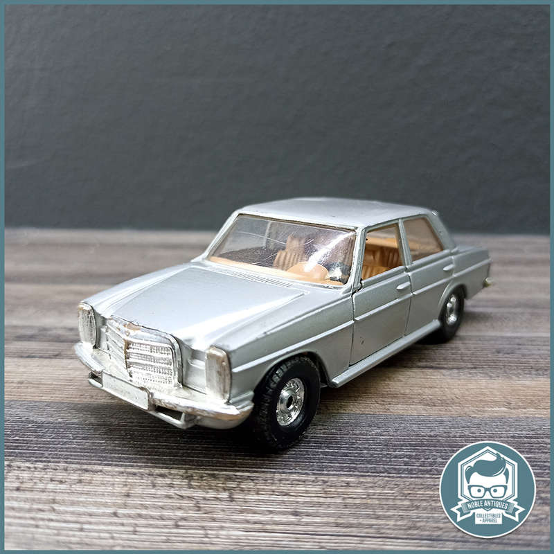 Vintage DIE CAST Corgi Mercedes-Benz 240D Sedan!!!