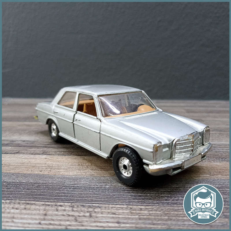 Vintage DIE CAST Corgi Mercedes-Benz 240D Sedan!!!