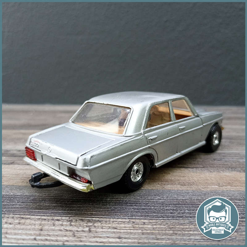 Vintage DIE CAST Corgi Mercedes-Benz 240D Sedan!!!