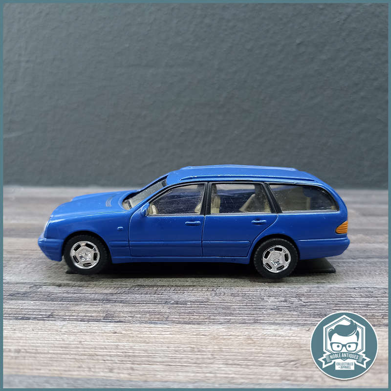 DIE CAST Mercedes Benz 300T!!!