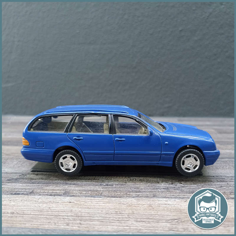 DIE CAST Mercedes Benz 300T!!!
