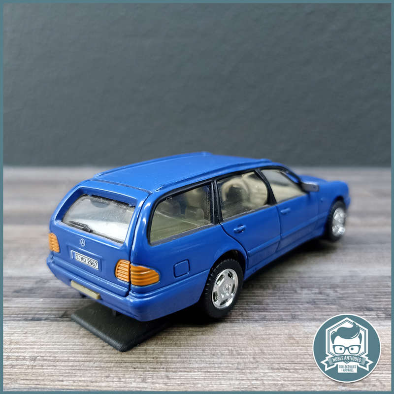 DIE CAST Mercedes Benz 300T!!!
