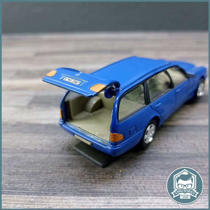 DIE CAST Mercedes Benz 300T!!!
