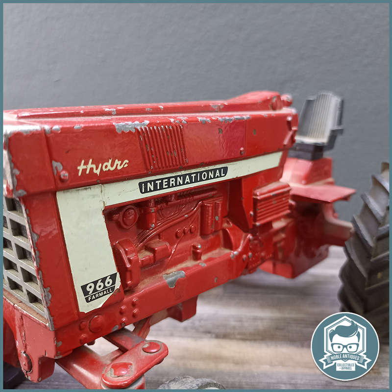 Large Vintage Metal Ertl Farmall 966 Hydro Tractor 1/16 Scale!!!
