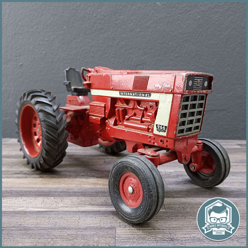 Large Vintage Metal Ertl Farmall 966 Hydro Tractor 1/16 Scale!!!
