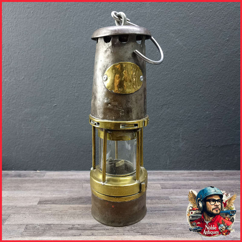 Vintage Brass and Metal Wolf Safety Miners Lamp!!!