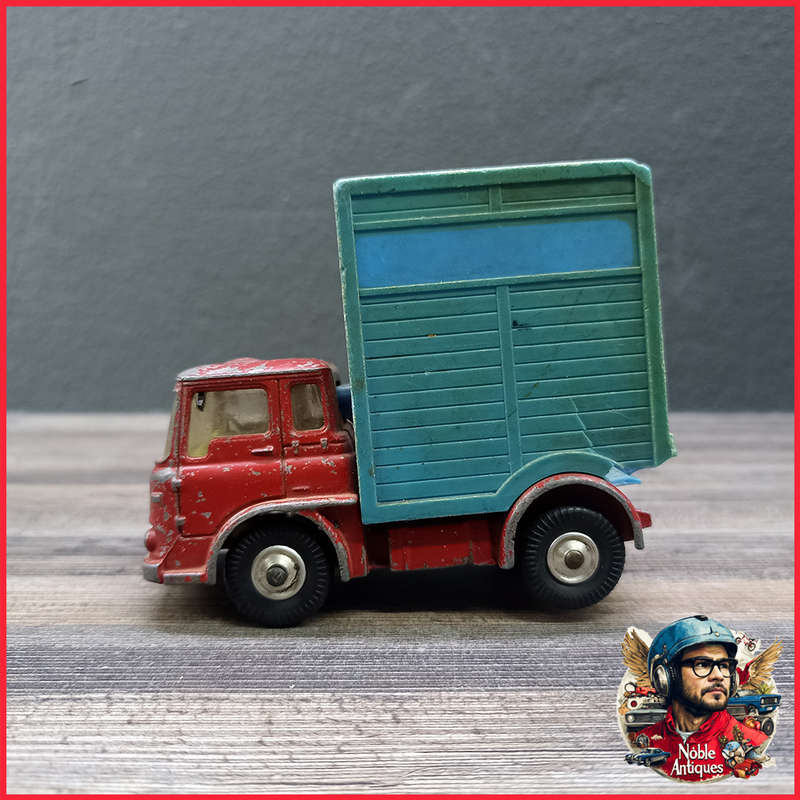 Corgi Toys Bedford Tractor Unit Chipperfield Circus