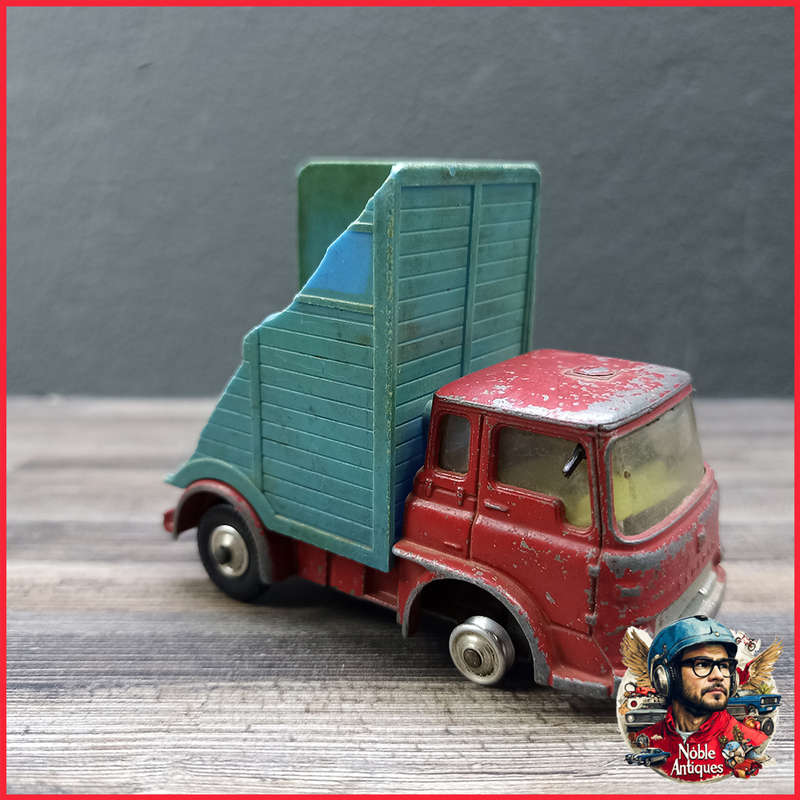 Corgi Toys Bedford Tractor Unit Chipperfield Circus