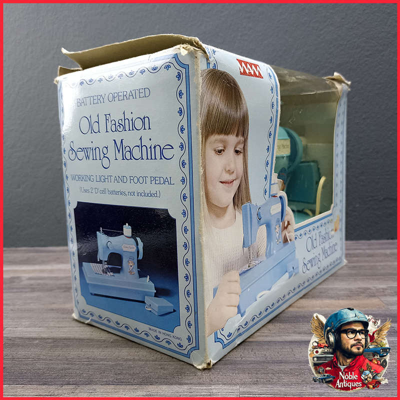 Vintage Boxed 1970's Holly Hobby Toy Sewing Machine  NOT TESTED