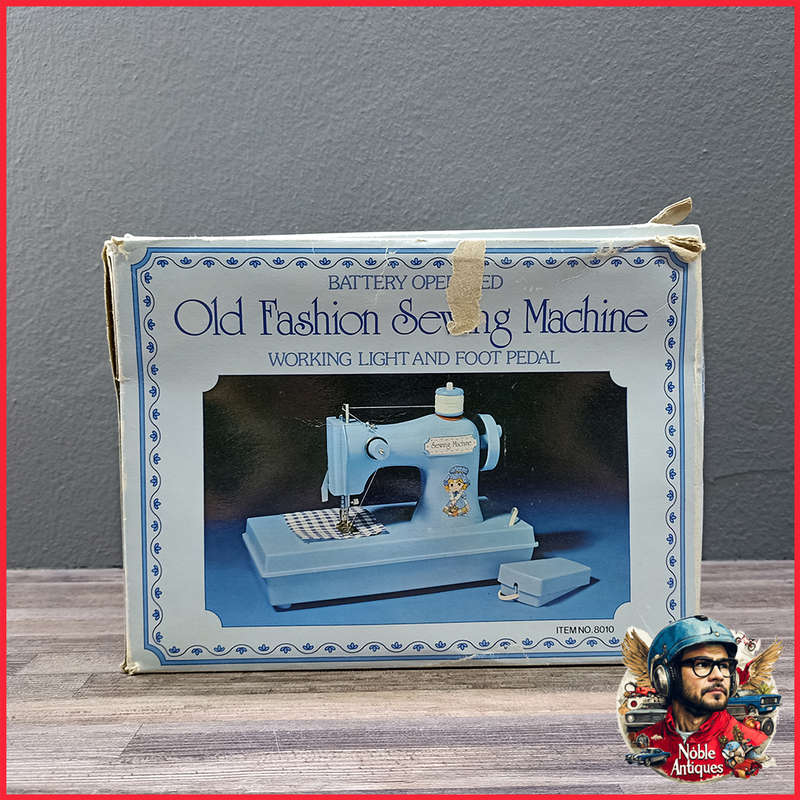 Vintage Boxed 1970's Holly Hobby Toy Sewing Machine  NOT TESTED