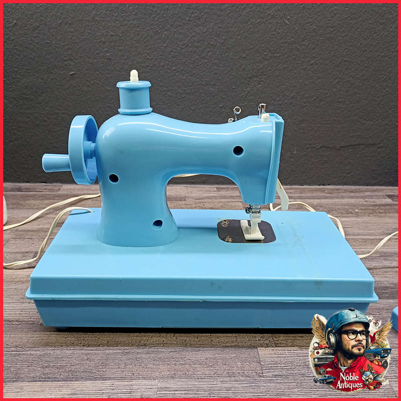 Vintage Boxed 1970's Holly Hobby Toy Sewing Machine  NOT TESTED
