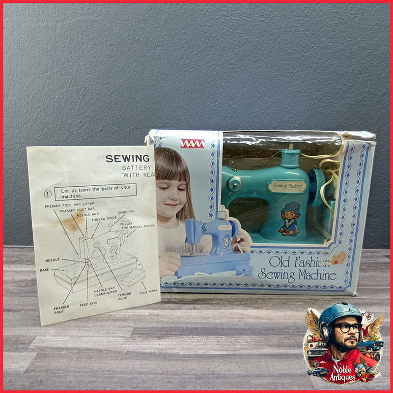 Vintage Boxed 1970's Holly Hobby Toy Sewing Machine  NOT TESTED