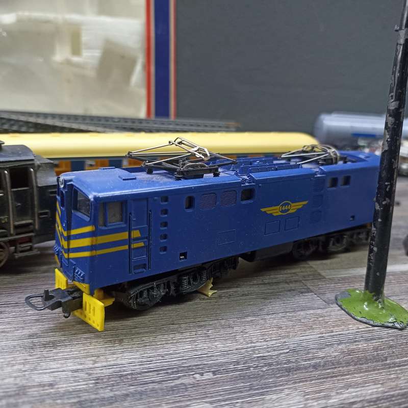Vintage SAR Blie Train HO Sclae Train Set, Lima , Black Loco Fleischmann