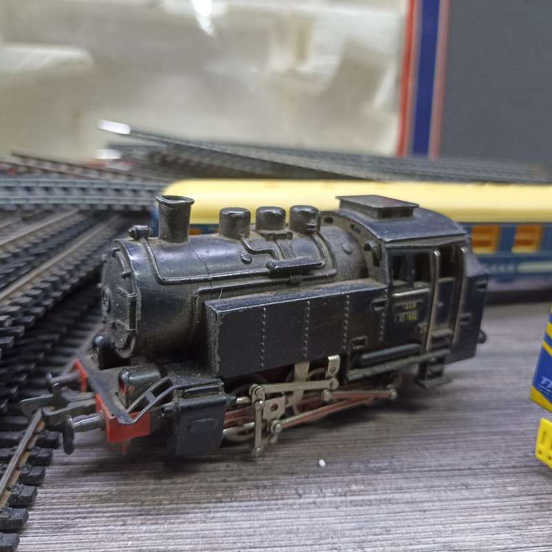 Vintage SAR Blie Train HO Sclae Train Set, Lima , Black Loco Fleischmann