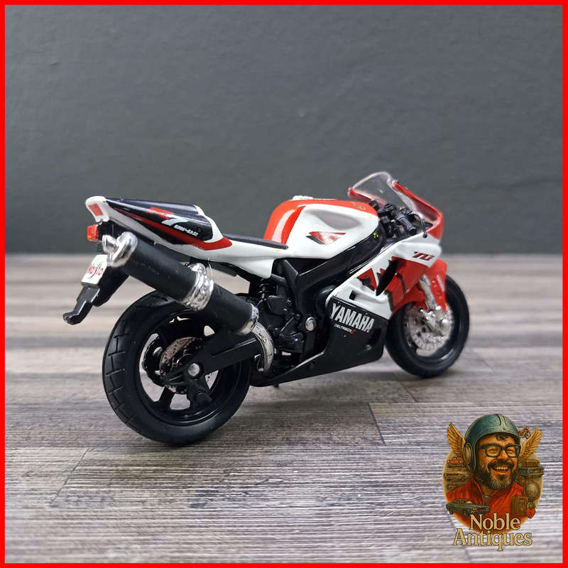 Yamaha YZF-R7 Motorcycle Die-cast Scale 1:18