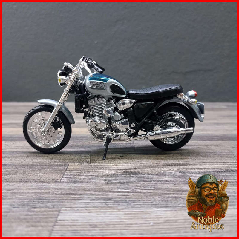 Triumph Thunderbird Motorcycle Die-cast Scale 1:18