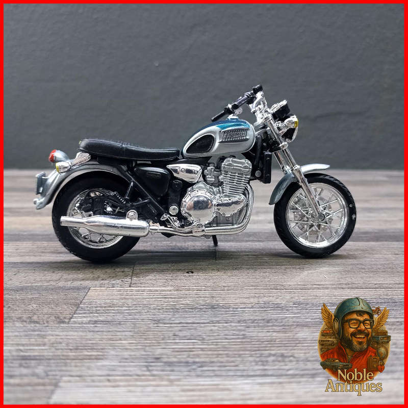 Triumph Thunderbird Motorcycle Die-cast Scale 1:18
