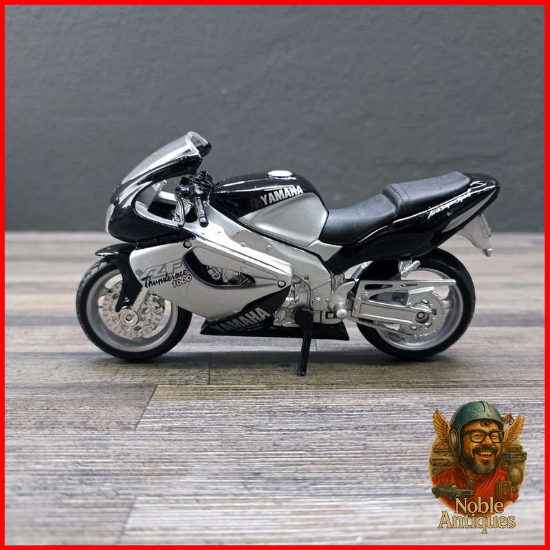 Yamaha YZF1000R Thunderace Motorcycle Die-cast Scale 1:18