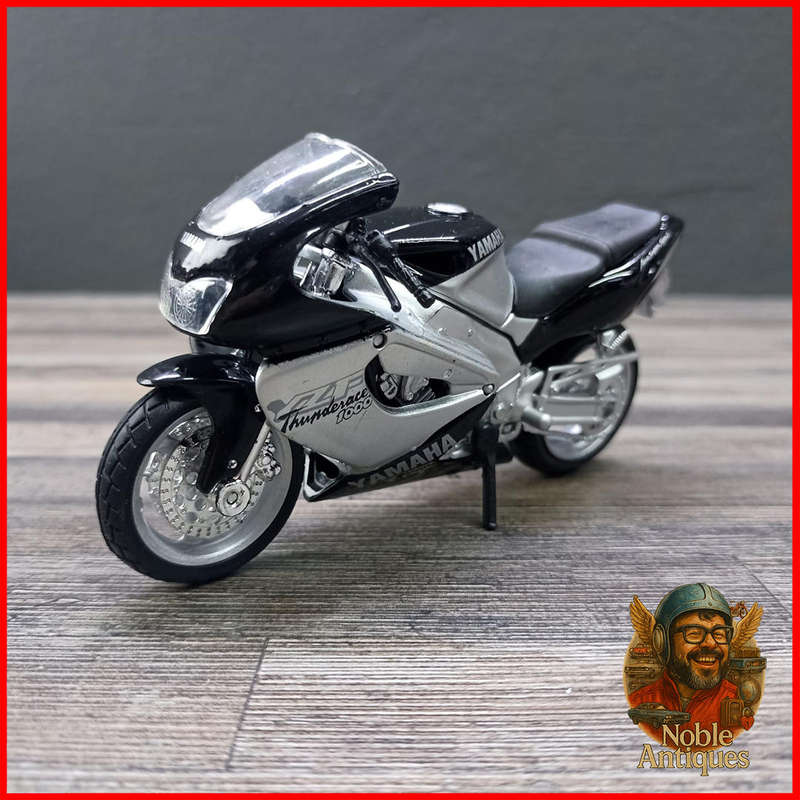 Yamaha YZF1000R Thunderace Motorcycle Die-cast Scale 1:18