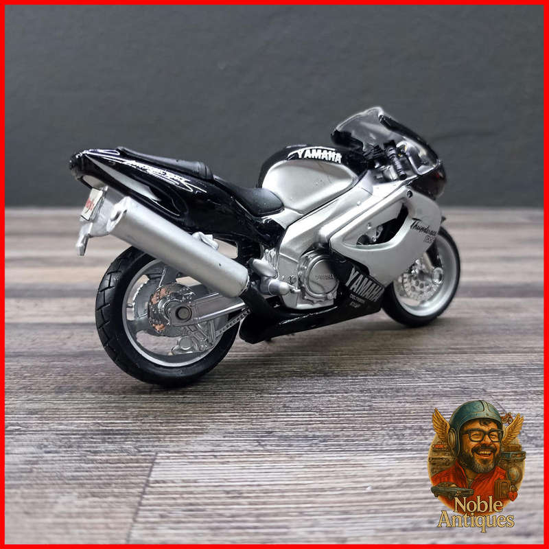 Yamaha YZF1000R Thunderace Motorcycle Die-cast Scale 1:18