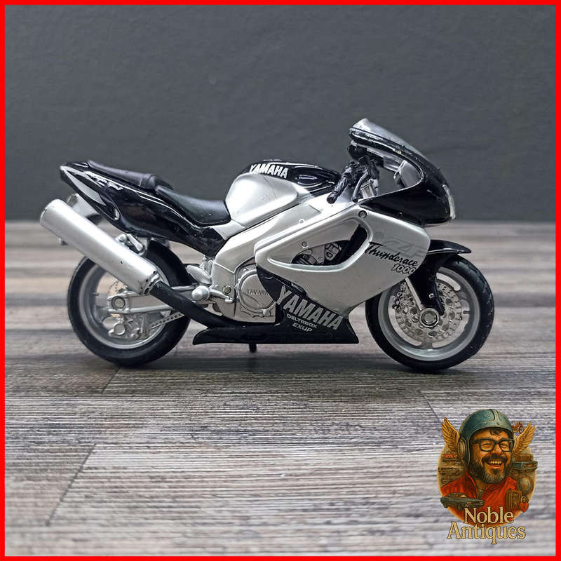 Yamaha YZF1000R Thunderace Motorcycle Die-cast Scale 1:18