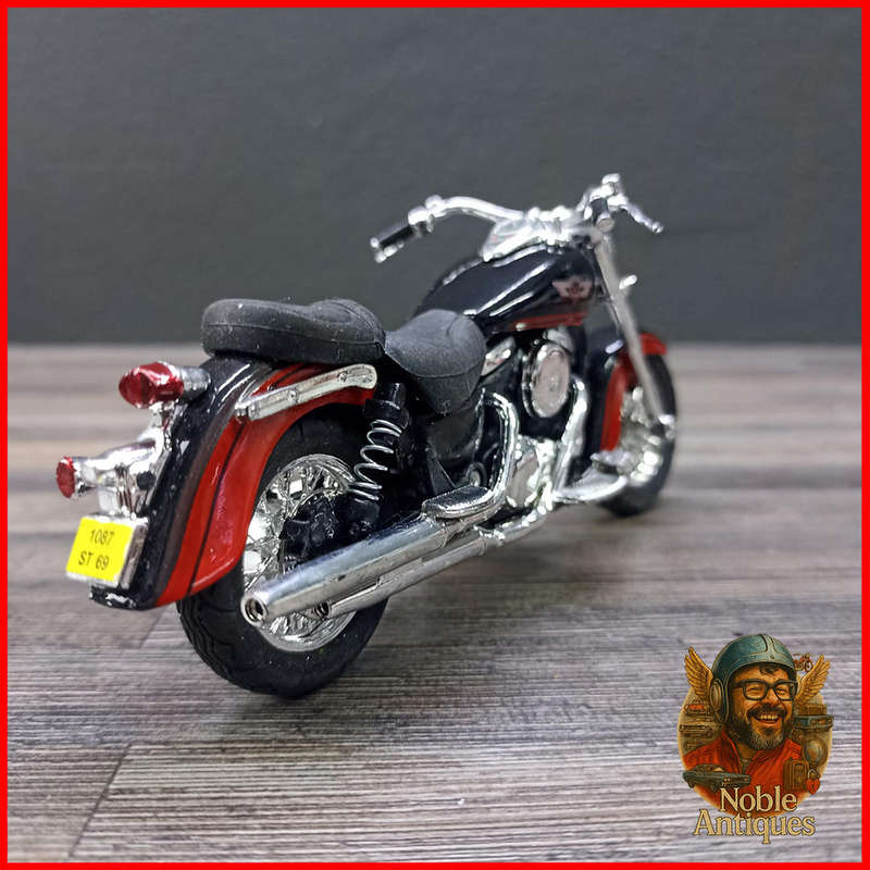 Kawasaki Vulcan 1500 Mean Streak Motorcycle Die-cast Scale 1:18