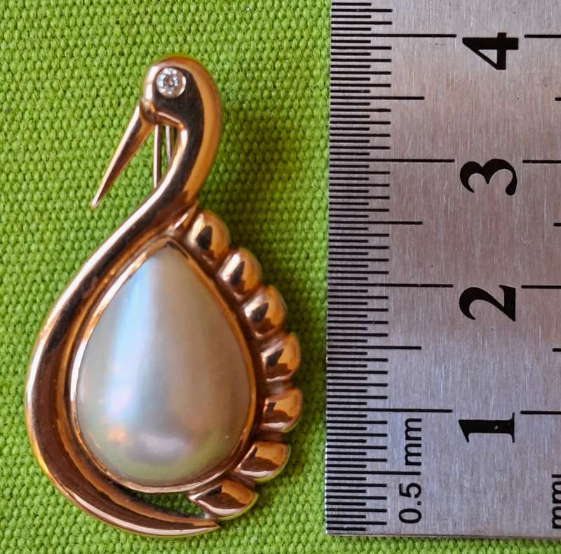 Vintage 9ct Gold, Diamond & Pearl Pendant 7.7grams
