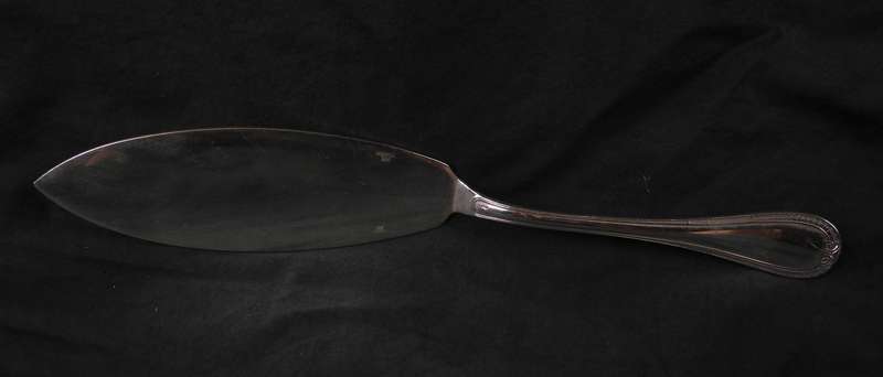 Christofle Cake/Pastry server in the Malmaison pattern