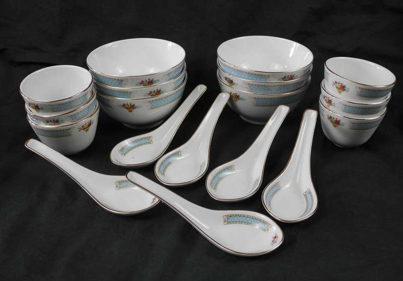 Vintage Chinese Porcelain Tableware Set