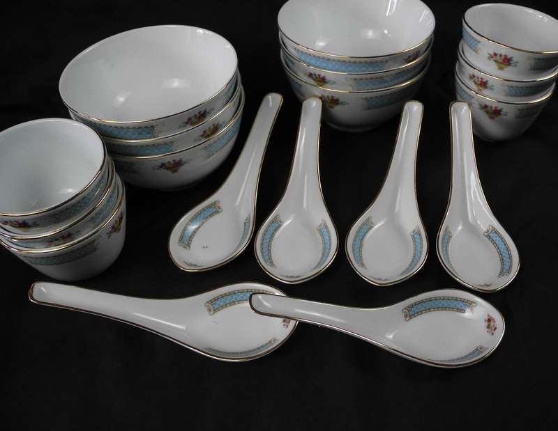 Vintage Chinese Porcelain Tableware Set