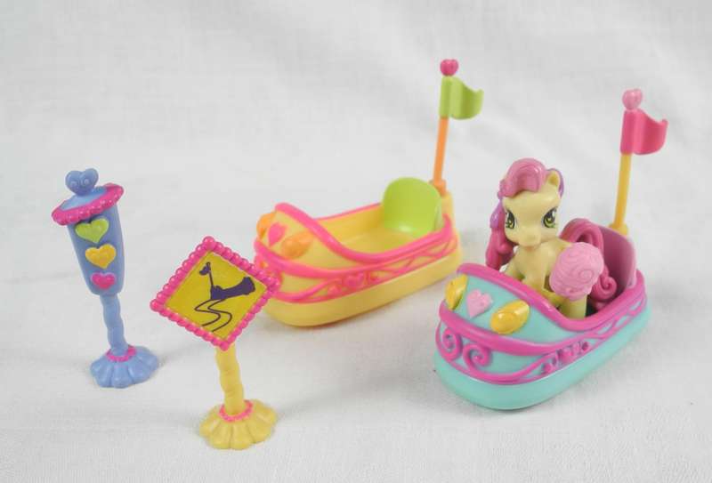 Hasbros My Little Pony Ponyville Collectables from 2006-2008