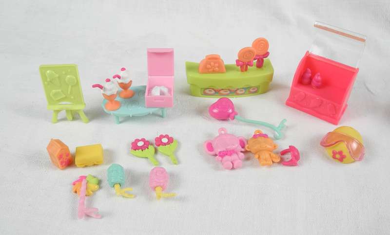 Hasbros My Little Pony Ponyville Collectables from 2006-2008