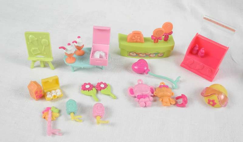 Hasbros My Little Pony Ponyville Collectables from 2006-2008